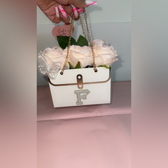 Long lasting flowers: size- S